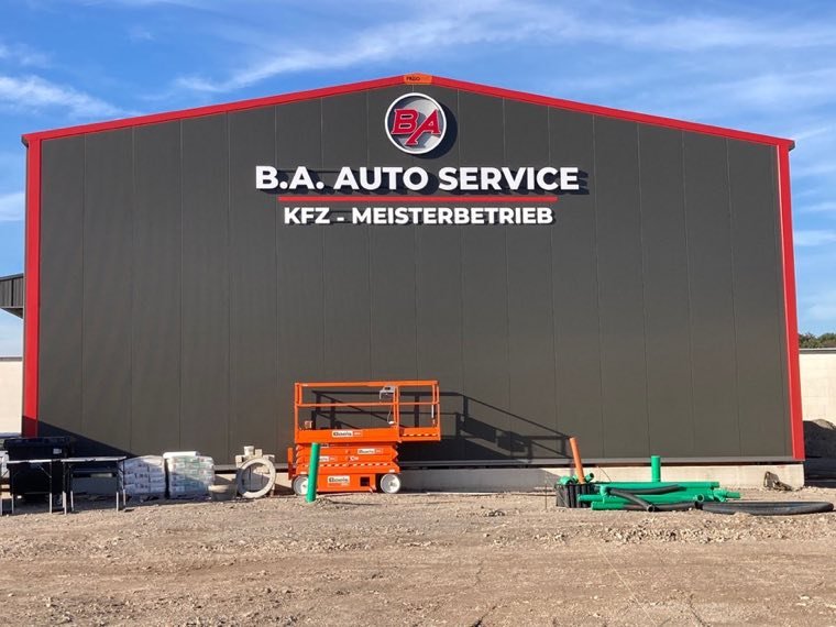 B.A. Auto Service – Großflächige Hallenbeschriftung