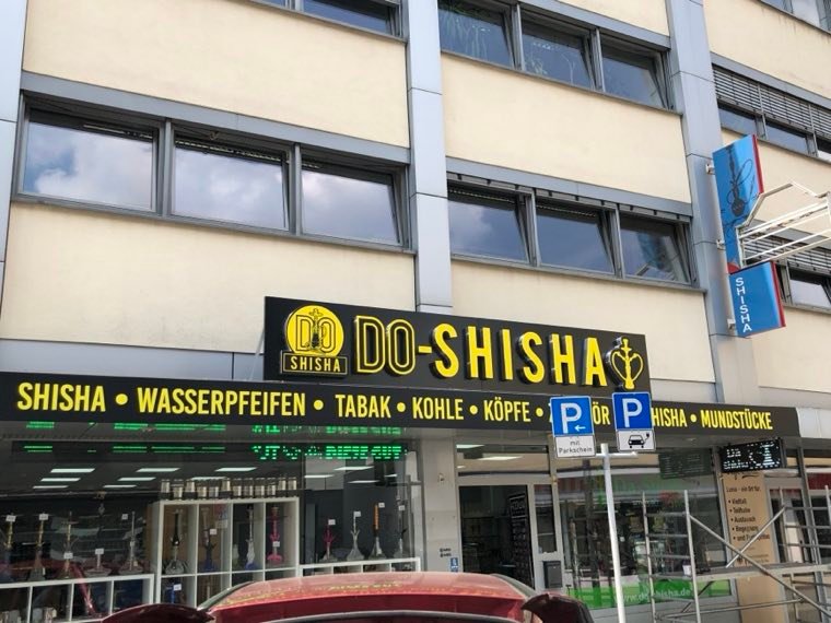 Fassadenblende und Werbefahne für Do-Shisha