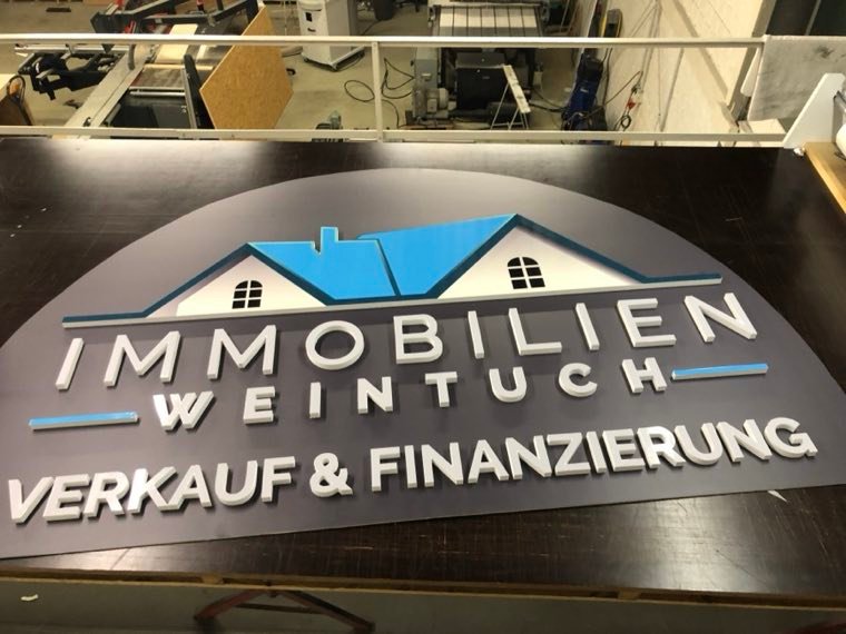 Beleuchteter Leuchtkasten mit 3D-Elementen für Immobilien Weintuch