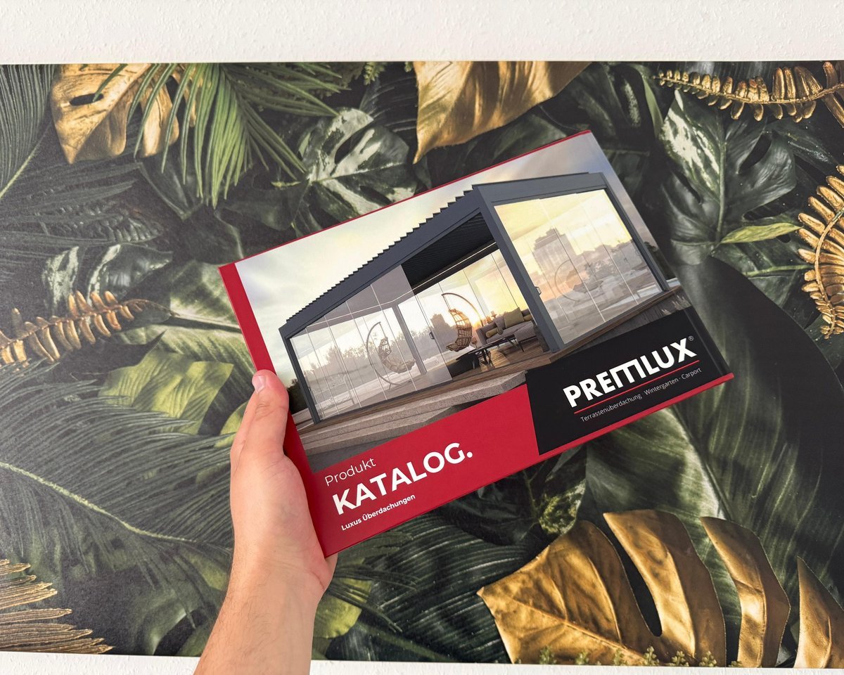 Gedruckte Broschüren und Kataloge aus der Produktion
